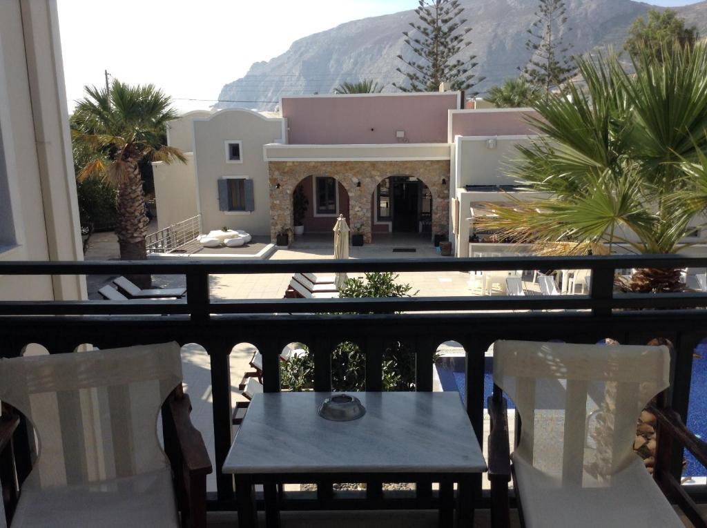 Rose Bay Hotel Камари Экстерьер фото