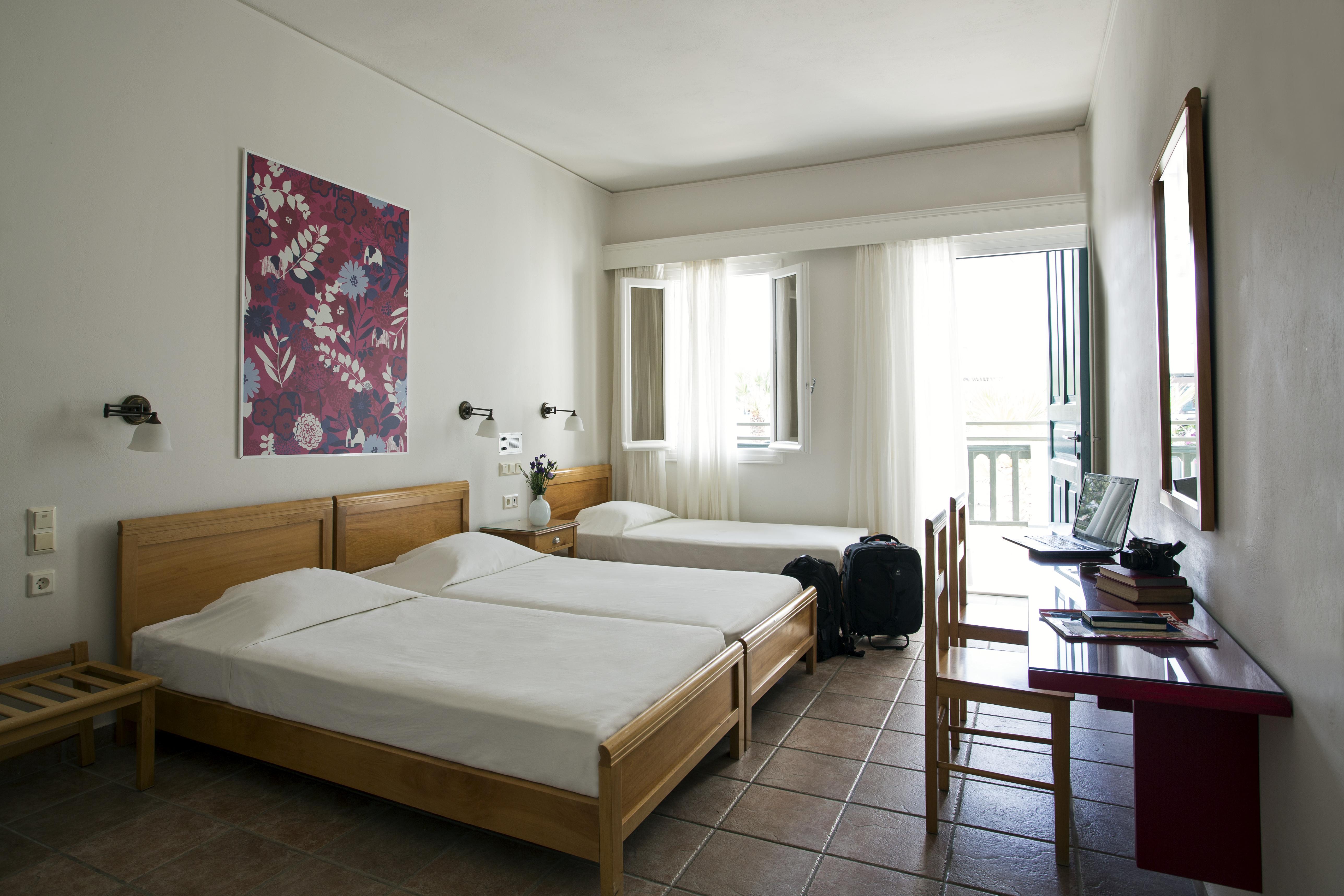 Rose Bay Hotel Камари Экстерьер фото