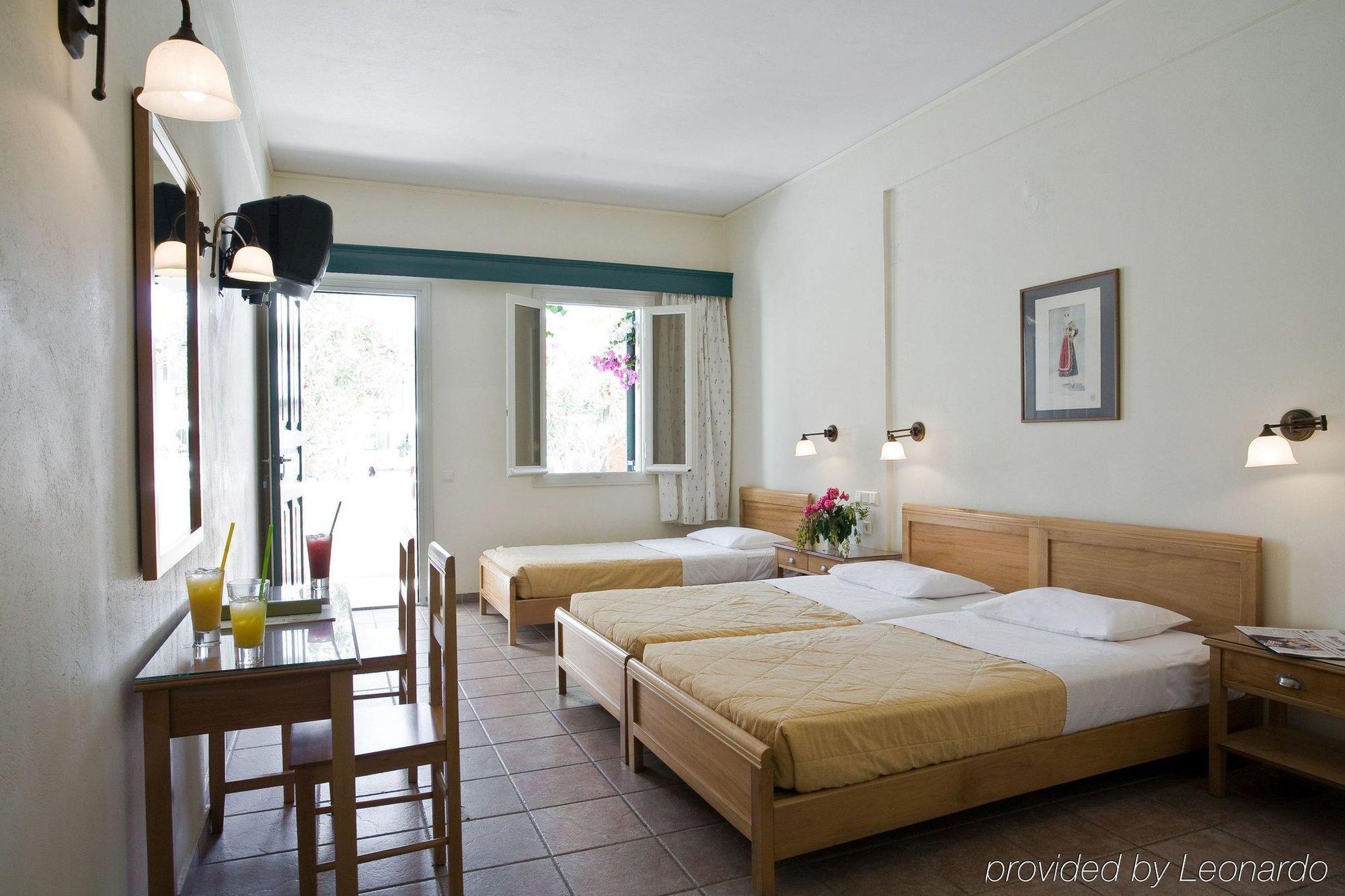 Rose Bay Hotel Камари Номер фото